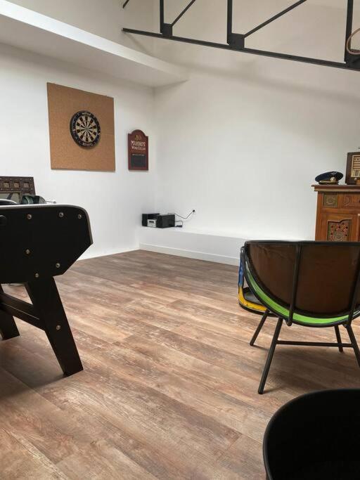 Loft Proche Centre Ville Hotes Habitant A L Etage 라발 외부 사진