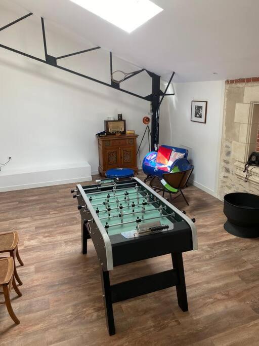 Loft Proche Centre Ville Hotes Habitant A L Etage 라발 외부 사진