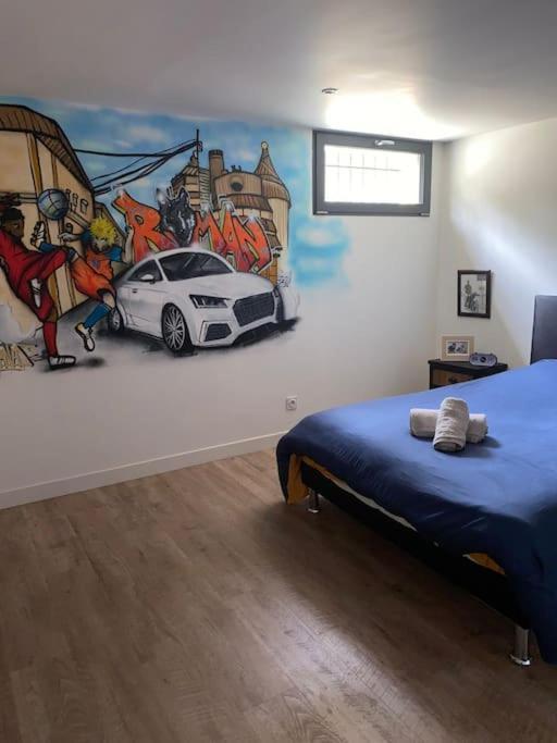 Loft Proche Centre Ville Hotes Habitant A L Etage 라발 외부 사진